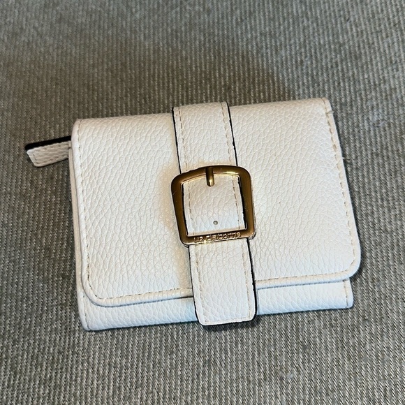 Liz Claiborne  Trifold Wallet - Picture 1 of 8